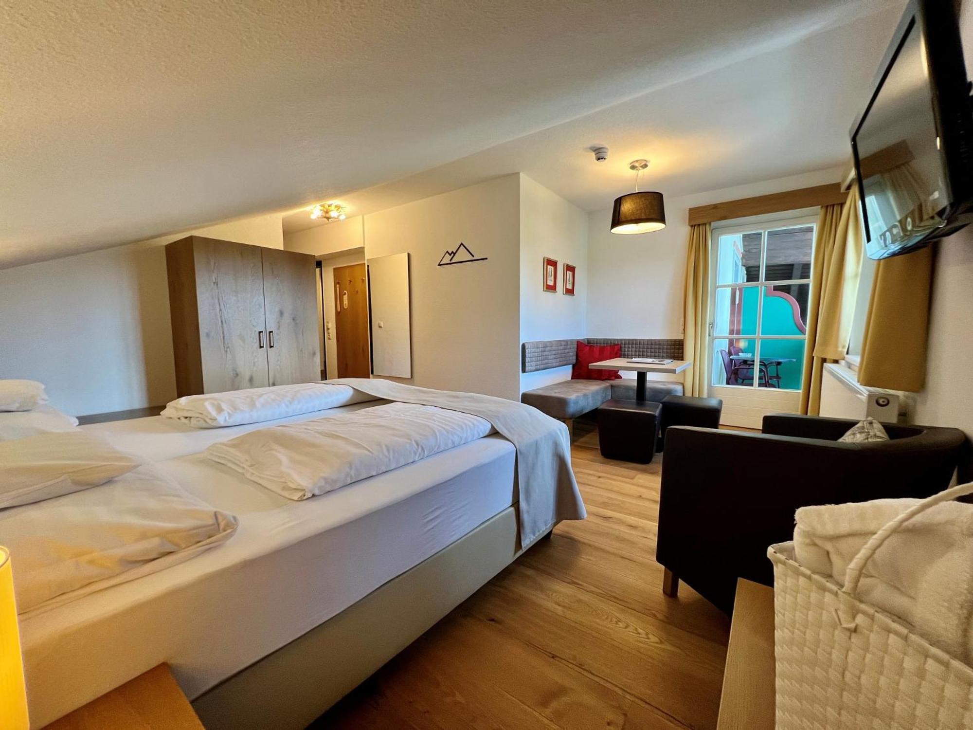Budget Double Room,1556467756:JPEG